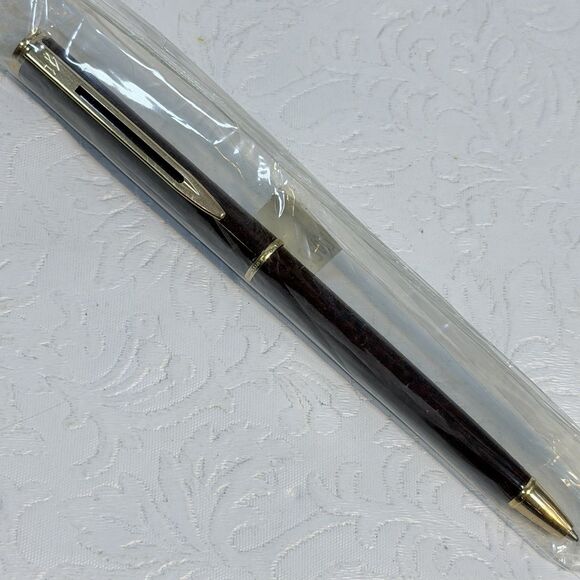Waterman Matte Burgundy Twist Ball Point Pen - Picture 2 of 16